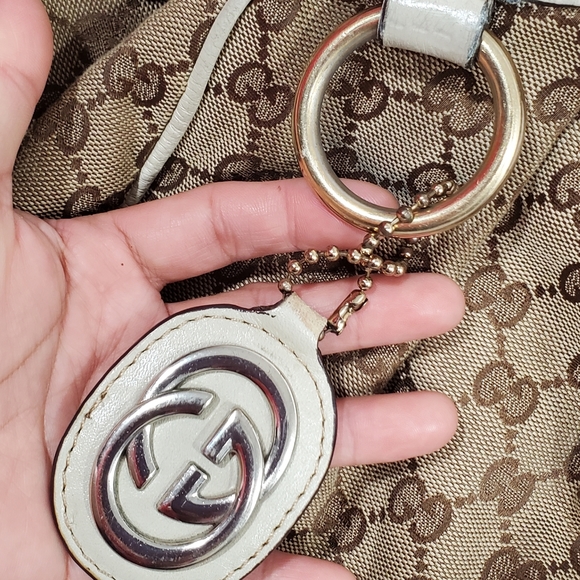 GUCCI GG SIGNATURE SUKEY HOBO BAG - Picture 14 of 15